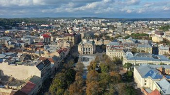 Адмінкомісія міської ради оштрафувала 13 львівʼян за втручання в історичні будівлі