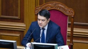 Депутати підтримали відставку Разумкова