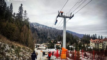 80 людей застрягли на крісельному підйомнику у Волосянці