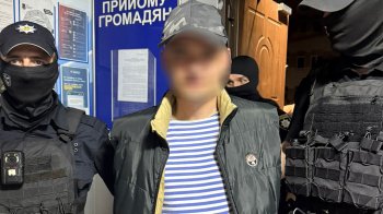 Львів’янин побив поліцейського під час затримання через пограбування магазину