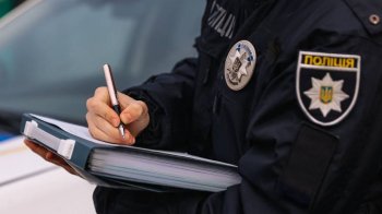 У Трускавці суд оштрафував водія Tesla за спробу дати хабар поліцейським, щоб уникнути ТЦК