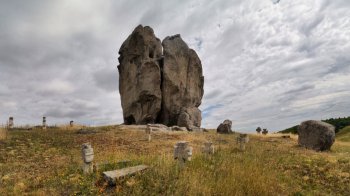 16-метрову скелю “Чортів камінь” на Львівщині взяли під охорону