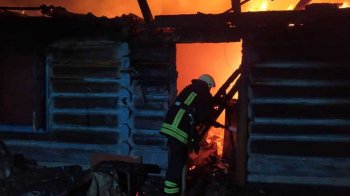 Уночі у Самбірському районі згорів дерев'яний житловий будинок