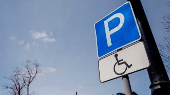 Львів’янка через суд скасувала штраф за паркування на 1700 грн