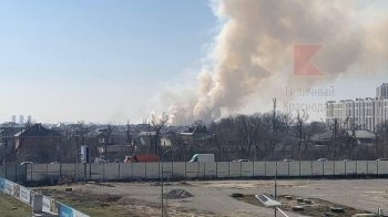  У російському Краснодарі сталась пожежа на території льотного училища (фото)