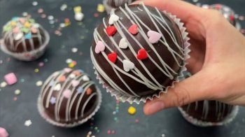 Шоколадна бомбочка