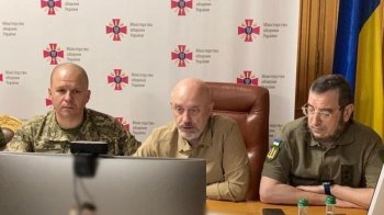 В морі, на суші та в небі: на четвертій зустрічі "Рамштайн" партнери України пообіцяли підтримку до перемоги