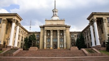 У тимчасово окупованих містах Луганщини провели мітинги проти мобілізації