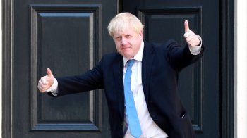 Борис Джонсон має намір виборювати посаду глави уряду після відставки Трасс — The Times