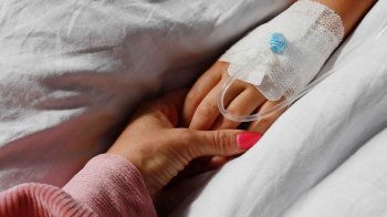 У Львові школяр отруївся таблетками, які йому дав син вчительки