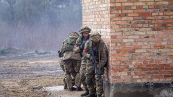 Ситуація на фронті: "Азов" у Маріуполі, попри всі труднощі, продовжує вибивати окупантів з позицій