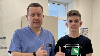 Хірурги у Львові виправили вроджену деформацію грудної клітки 19-річного хлопця