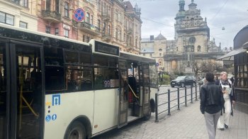 На Різдвяні свята у Львові до Шевченківського гаю курсуватиме автобус