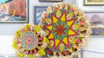 Різдвяні зірки Львова: як їх виготовляють у Шевченківському гаю