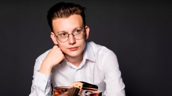 18-річний скрипаль зі Львова виграв першу премію на престижному міжнародному конкурсі в Парижі