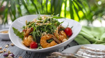 Розвантажте свій організм: рецепт смачного салату з креветками