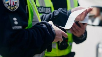 У Стрию чоловіка оштрафували на 51 грн за середній палець поліції