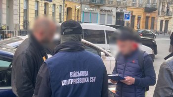 У Львові затримали адвоката за 2 тис. доларів за службу на тиловій посаді