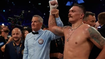 Усик виграв поєдинок проти Дюбуа