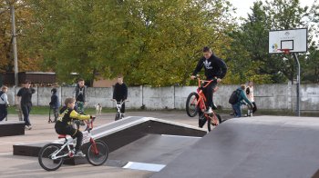 Матір підлітка з Львівщини оштрафували за сина, який зняв з дитини шорти