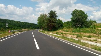 На Львівщині відремонтували дорогу до українсько-польського кордону: що зробили (фото)