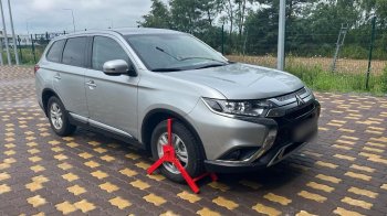 На Львівщині прикордонники виявили авто, яке вкрали рік тому