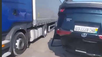 «Тойота» перекинулась на дах: на об‘їзній Львова сталась ДТП (відео)