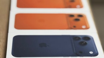 Нові iPhone 17 та партію електронних сигарет зупинили прикордонники у Краківці