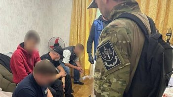 Під виглядом соцвиплат від ЄС шахраї привласнили 100 млн. українців: кіберполіція викрила злочинну групу