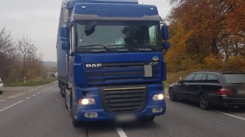 На Львівщині перекрили трасу через ДТП з вантажівкою та велосипедистом