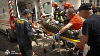 У Львові чоловік упав у фонтан на площі Ринок