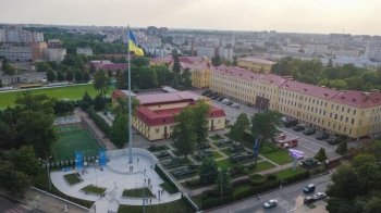 У Львові біля Національної академії сухопутних військ освятили плити "Алеї слави"