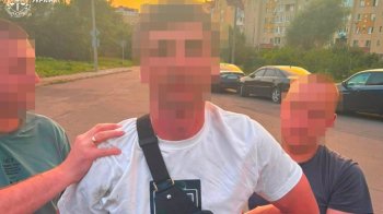 У Винниках львівʼянин з пістолетом намагався пограбувати водія Mercedes
