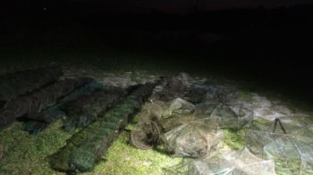 У водоймах на Стрийщині держінспектори виявили 38 браконьєрських пасток для вилову раків