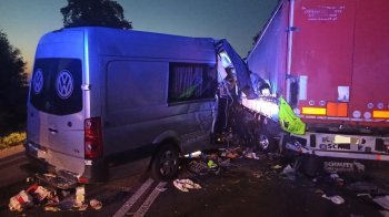 У Польщі загинула українка: мікроавтобус врізався у припарковану вантажівку