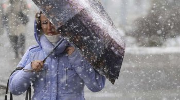 Попри теплу погоду, в неділю і в понеділок можливі дощі