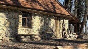 У Львівському етнографічному музеї відкрили відреставровану старовину гончарню