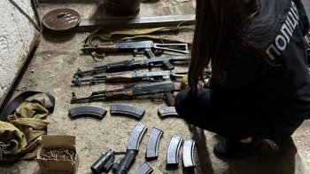 Мешканці Запоріжжя поштою відправляли автомати Калашникова до Львова