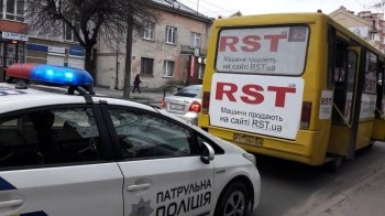 Відхилення від маршруту та нелегальні перевезення: патрульні Львівщини склали близько 500 адмінматеріалів на перевізників