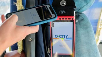 На Львівщині 15 пасажирам виплатять бонуси за оплату проїзду карткою