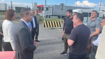 На пункті пропуску Краковець-Корчова пропускатимуть більше авто