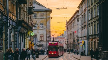 У Львівелектротрансі розповіли, де шукати доступні трамваї та тролейбуси
