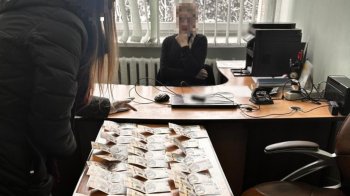 Правоохоронці викрили посадовців однієї з міськрад на Львівщині на корупційній схемі