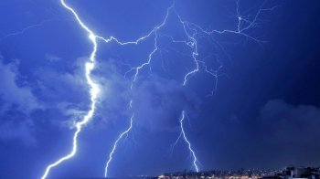 Львівські лікарі розповіли про стан дівчинки, яку вдарила блискавка