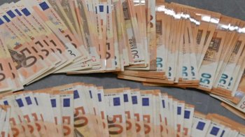 Кордон з Польщею: у чотирьох українок виявили валюту на 7 млн грн