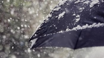 На Львівщині синоптики прогнозують мокрий сніг та ожеледицю