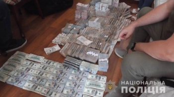 Накрали на понад пів мільйона доларів: поліція піймала злочинців, які розкрадали гроші на закупівлі амуніції