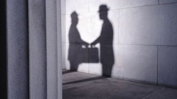 Бутусов розповів у Раді про тіньовий ринок «податкових послуг» і блокування роботи тисяч підприємств