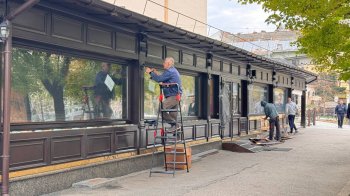 У центрі Львова почали демонтувати ресторан «Язиката теща»