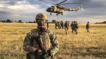 До річниці створення СБУ військові контррозвідники знищили купу російської техніки (відео)